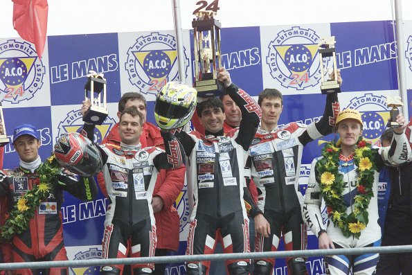Podium 03