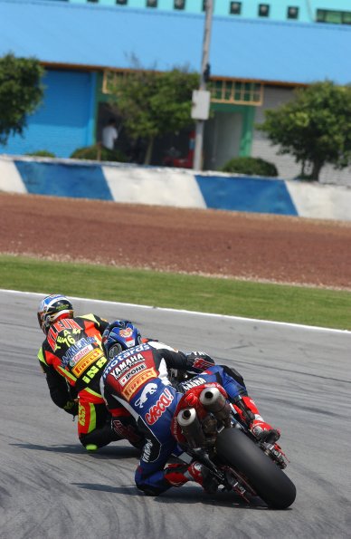YAMAHA GMT 94
YAMAHA YZF R1
WILIAM COSTES, DAVID CHECA, CH. GUYOT
ENDURANCE

fot: LUKASZ SWIDEREK
www.fotoswiderek.prv.pl
fotoswiderek@wp.pl
tel: +48 601 26 18 13

6h ZHUHAI 2004
ENDURANCE WORL CHAMPIONSHIP