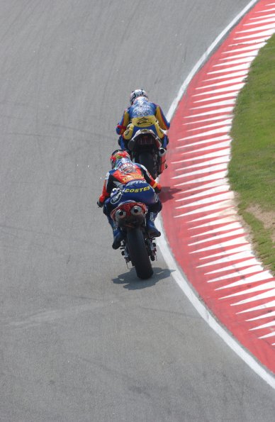 YAMAHA GMT 94
YAMAHA YZF R1
WILIAM COSTES, DAVID CHECA, CH. GUYOT
ENDURANCE

fot: LUKASZ SWIDEREK
www.fotoswiderek.prv.pl
fotoswiderek@wp.pl
tel: +48 601 26 18 13

6h ZHUHAI 2004
ENDURANCE WORL CHAMPIONSHIP