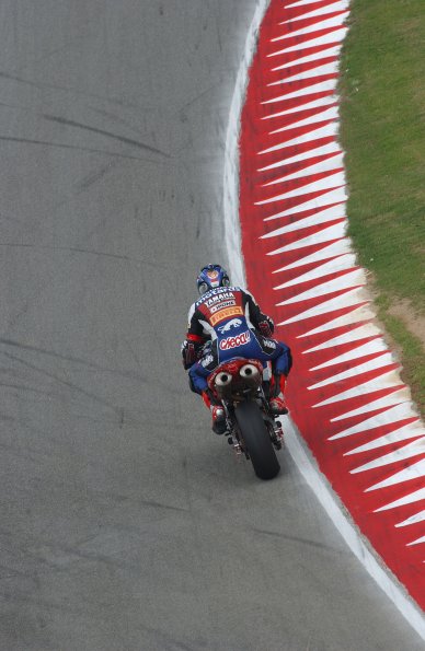 YAMAHA GMT 94
YAMAHA YZF R1
WILIAM COSTES, DAVID CHECA, CH. GUYOT
ENDURANCE

fot: LUKASZ SWIDEREK
www.fotoswiderek.prv.pl
fotoswiderek@wp.pl
tel: +48 601 26 18 13

6h ZHUHAI 2004
ENDURANCE WORL CHAMPIONSHIP