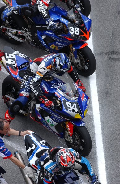 YAMAHA GMT 94
YAMAHA YZF R1
WILIAM COSTES, DAVID CHECA
ENDURANCE

fot: LUKASZ SWIDEREK
www.fotoswiderek.prv.pl
fotoswiderek@wp.pl
tel: +48 601 26 18 13

6h ZHUHAI 2004
ENDURANCE WORL CHAMPIONSHIP