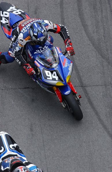 YAMAHA GMT 94
YAMAHA YZF R1
WILIAM COSTES, DAVID CHECA
ENDURANCE

fot: LUKASZ SWIDEREK
www.fotoswiderek.prv.pl
fotoswiderek@wp.pl
tel: +48 601 26 18 13

6h ZHUHAI 2004
ENDURANCE WORL CHAMPIONSHIP