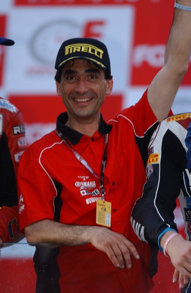 YAMAHA GMT 94
YAMAHA YZF R1
WILIAM COSTES, DAVID CHECA
ENDURANCE

fot: LUKASZ SWIDEREK
www.fotoswiderek.prv.pl
fotoswiderek@wp.pl
tel: +48 601 26 18 13

6h ZHUHAI 2004
ENDURANCE WORL CHAMPIONSHIP