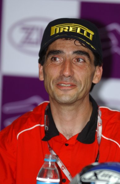 YAMAHA GMT 94
YAMAHA YZF R1
WILIAM COSTES, DAVID CHECA
ENDURANCE

fot: LUKASZ SWIDEREK
www.fotoswiderek.prv.pl
fotoswiderek@wp.pl
tel: +48 601 26 18 13

6h ZHUHAI 2004
ENDURANCE WORL CHAMPIONSHIP