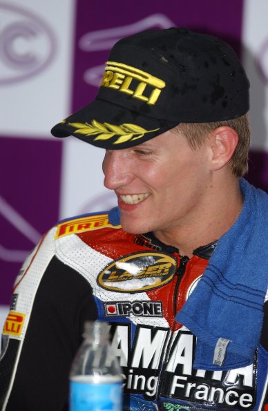 YAMAHA GMT 94
YAMAHA YZF R1
WILIAM COSTES, DAVID CHECA
ENDURANCE

fot: LUKASZ SWIDEREK
www.fotoswiderek.prv.pl
fotoswiderek@wp.pl
tel: +48 601 26 18 13

6h ZHUHAI 2004
ENDURANCE WORL CHAMPIONSHIP