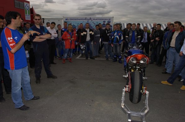 20061605GMTCAROLE0188