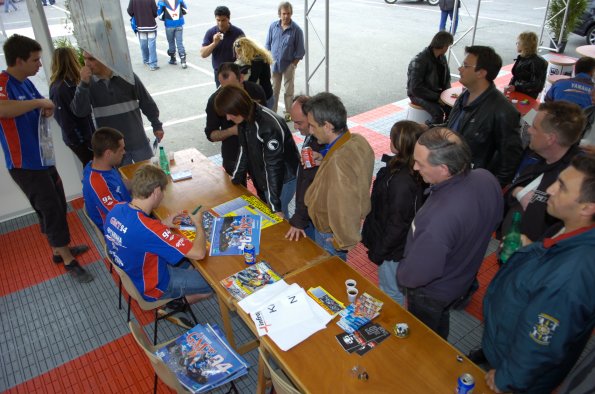 20061605GMTCAROLE0227