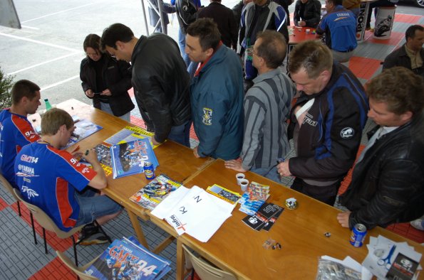 20061605GMTCAROLE0234