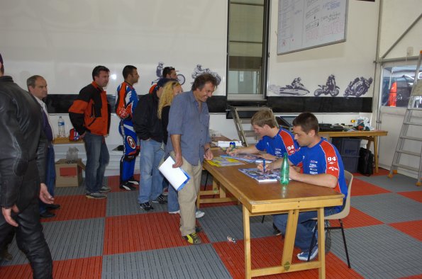 20061605GMTCAROLE0238