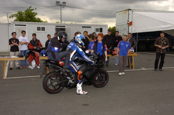 20061605GMTCAROLE0253