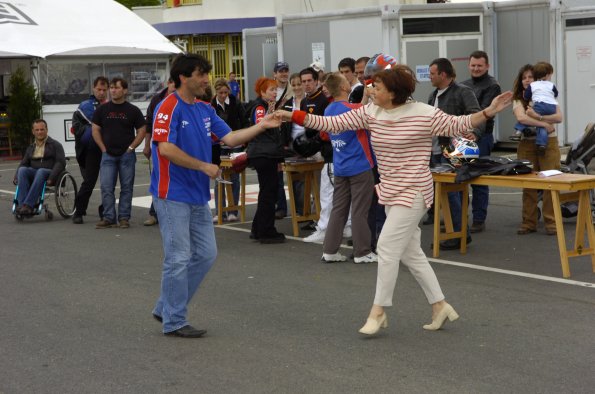 20061605GMTCAROLE0264