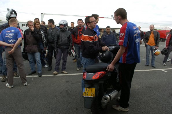 20061605GMTCAROLE0273