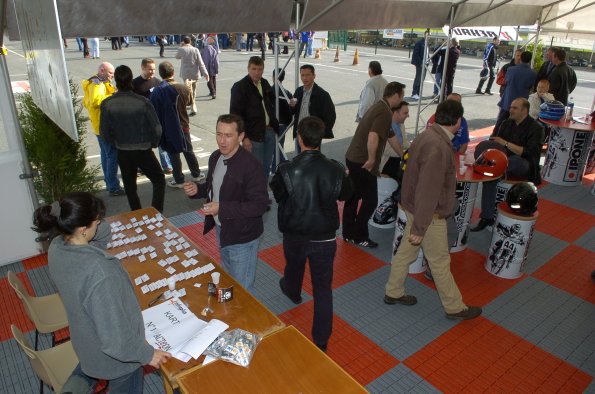 20061605GMTCAROLE0280