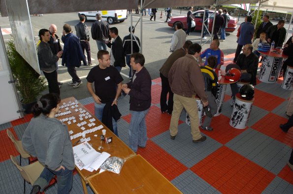 20061605GMTCAROLE0282