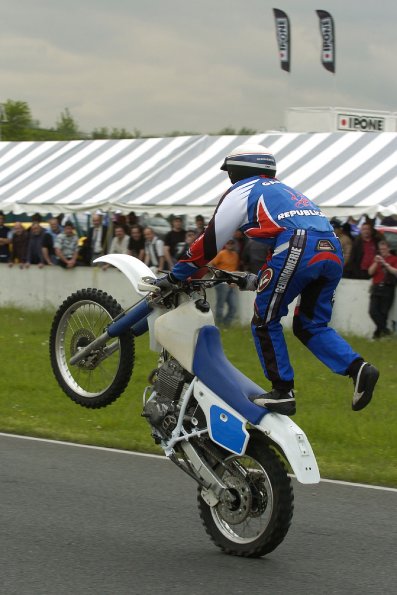 20061605GMTCAROLE0383