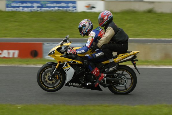 20061605GMTCAROLE0391