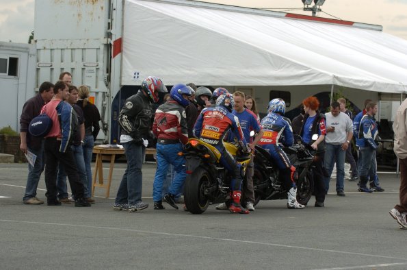 20061605GMTCAROLE0421