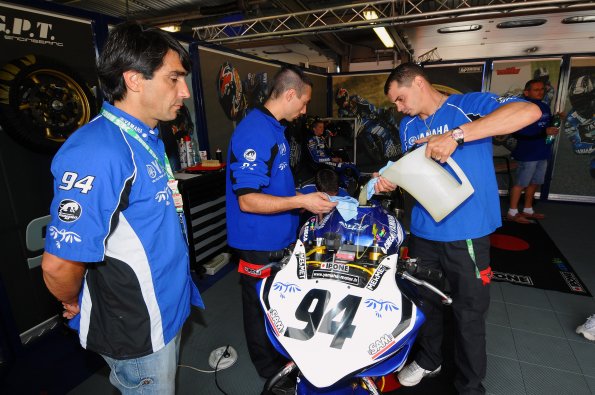 2008WSBKBRANDSHATCH0090