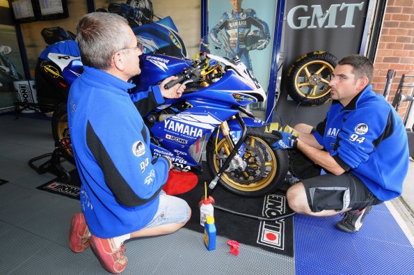 2008WSBKBRANDSHATCH0100