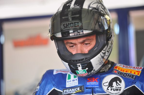 2008WSBKBRANDSHATCH0230