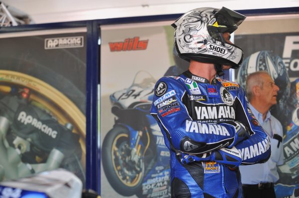 2008WSBKBRANDSHATCH0237