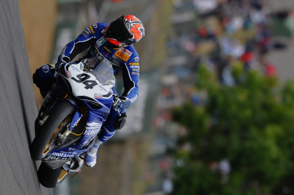 2008WSBKBRANDSHATCH1068_ancien