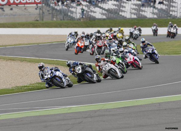 MAGNY-COURS FSBK 2009
5ème Manche 
18 & 19 Juillet  2009
© PHOTOPRESS
Tél: 04 93 37 95 96
info@photopress.fr