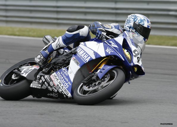 VIGEANT FSBK 2009
3ème Manche FSBK
23 & 24 Mai 2009
© PHOTOPRESS
Tel: 04 93 37 95 96
info@photopress.fr