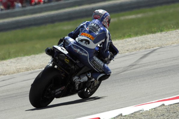 453_P07_Nigon_action