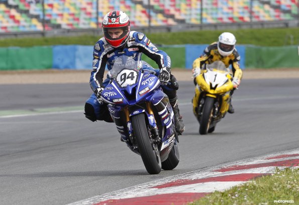 MAGNY-COURS FSBK  2012
5 ème manche du Championnat de France Superbike
30 Juin et 1 Juillet 2012
© PHOTOPRESS
Tel: 04 93 37 95 96
info@photopress.fr