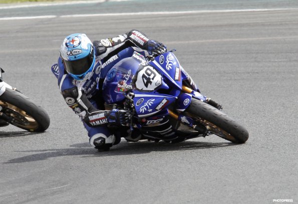 MAGNY-COURS FSBK  2012
5 ème manche du Championnat de France Superbike
30 Juin et 1 Juillet 2012
© PHOTOPRESS
Tel: 04 93 37 95 96
info@photopress.fr