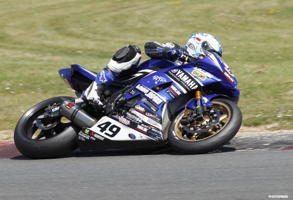 MAGNY-COURS FSBK  2012
5 ème manche du Championnat de France Superbike
30 Juin et 1 Juillet 2012
© PHOTOPRESS
Tel: 04 93 37 95 96
info@photopress.fr