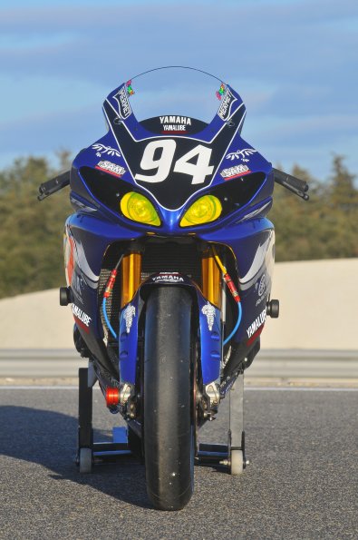YAMAHAR1_2012_1