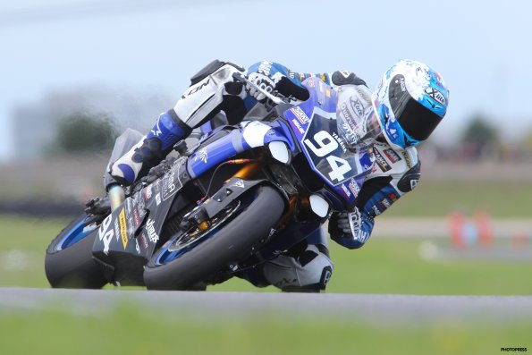 CAROLE  FSBK  2015
6ème manche du 
Championnat de France Superbike
5 & 6 Septembre 2015
© PHOTOPRESS
Tel: 04 93 37 95 96
info@photopress.fr