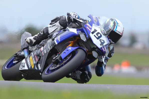 CAROLE  FSBK  2015
6ème manche du 
Championnat de France Superbike
5 & 6 Septembre 2015
© PHOTOPRESS
Tel: 04 93 37 95 96
info@photopress.fr