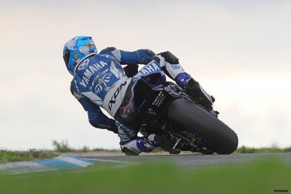 CAROLE  FSBK  2015
6ème manche du 
Championnat de France Superbike
5 & 6 Septembre 2015
© PHOTOPRESS
Tel: 04 93 37 95 96
info@photopress.fr