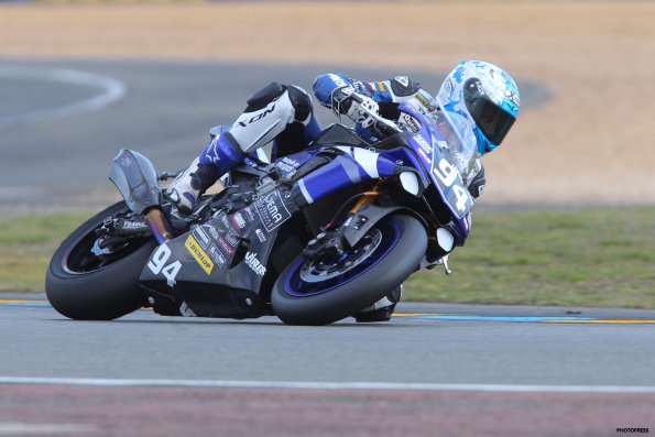 LE MANS  FSBK  2015
1er manche du Championnat de France Superbike
28 & 29  Mars  2015
© PHOTOPRESS
Tel: 04 93 37 95 96
info@photopress.fr
