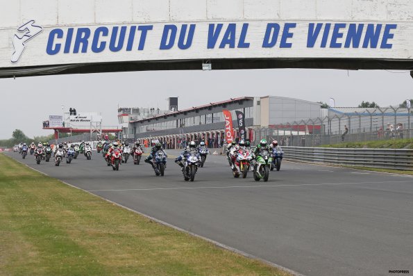 VIGEANT FSBK  2015
3ème manche du 
Championnat de France Superbike
24 & 25 Mai 2015
© PHOTOPRESS
Tel: 04 93 37 95 96
info@photopress.fr