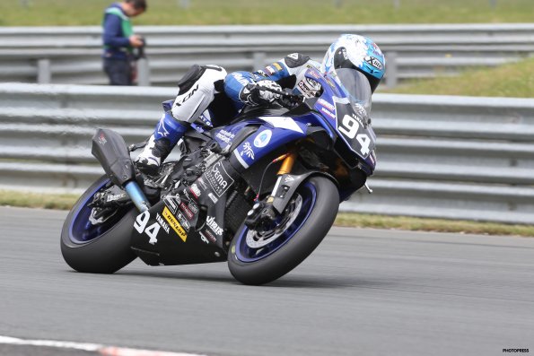 VIGEANT FSBK  2015
3ème manche du 
Championnat de France Superbike
24 & 25 Mai 2015
© PHOTOPRESS
Tel: 04 93 37 95 96
info@photopress.fr