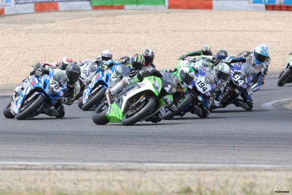 LEDENON FSBK  2015
4ème manche du Championnat de France Superbike
13 & 14 Juin 2015
© PHOTOPRESS
Tel: 04 93 37 95 96
info@photopress.fr