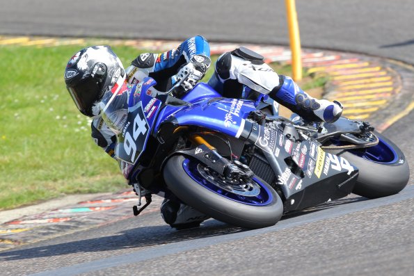 NOGARO  FSBK  2015
2ème manche du 
Championnat de France Superbike
25 & 26 Avril  2015
© PHOTOPRESS
Tel: 04 93 37 95 96
info@photopress.fr