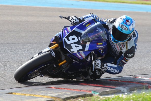 NOGARO  FSBK  2015
2ème manche du 
Championnat de France Superbike
25 & 26 Avril  2015
© PHOTOPRESS
Tel: 04 93 37 95 96
info@photopress.fr