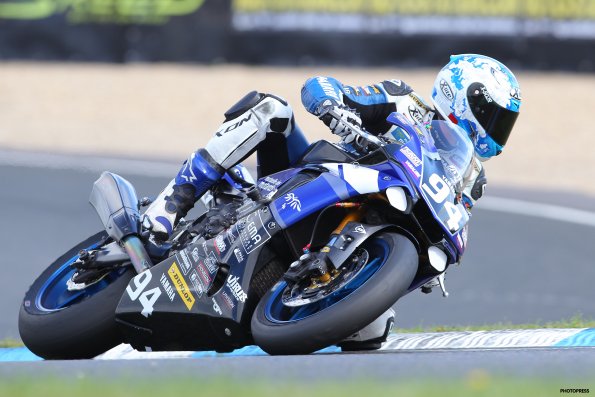 CAROLE  FSBK  2015
6ème manche du 
Championnat de France Superbike
5 & 6 Septembre 2015
© PHOTOPRESS
Tel: 04 93 37 95 96
info@photopress.fr