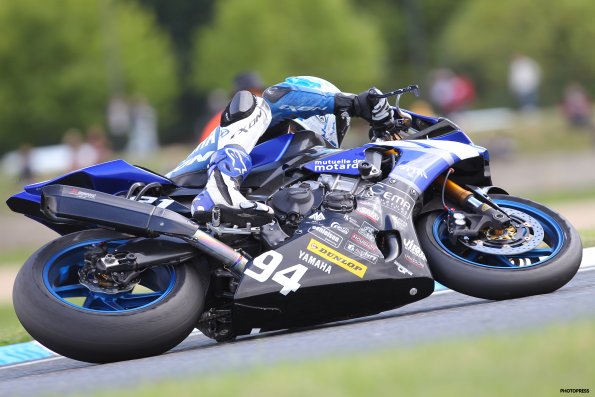 CAROLE  FSBK  2015
6ème manche du 
Championnat de France Superbike
5 & 6 Septembre 2015
© PHOTOPRESS
Tel: 04 93 37 95 96
info@photopress.fr