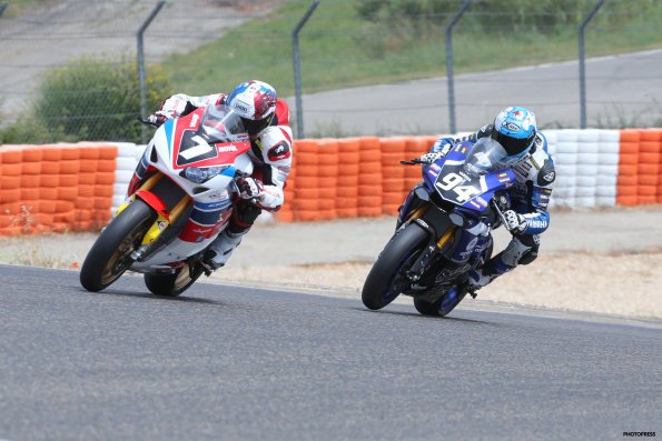 LEDENON FSBK  2015
4ème manche du Championnat de France Superbike
13 & 14 Juin 2015
© PHOTOPRESS
Tel: 04 93 37 95 96
info@photopress.fr