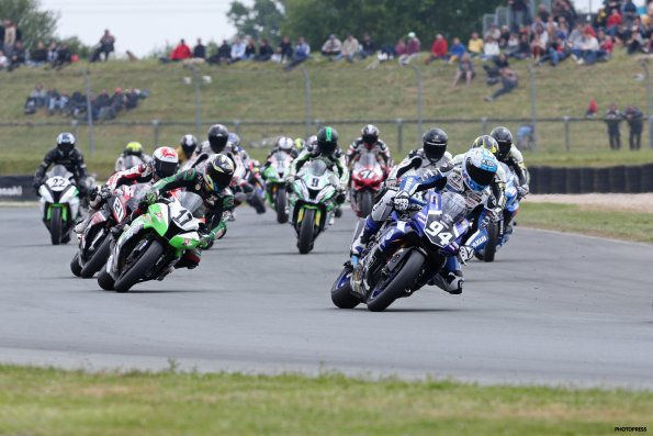 VIGEANT FSBK  2015
3ème manche du 
Championnat de France Superbike
24 & 25 Mai 2015
© PHOTOPRESS
Tel: 04 93 37 95 96
info@photopress.fr