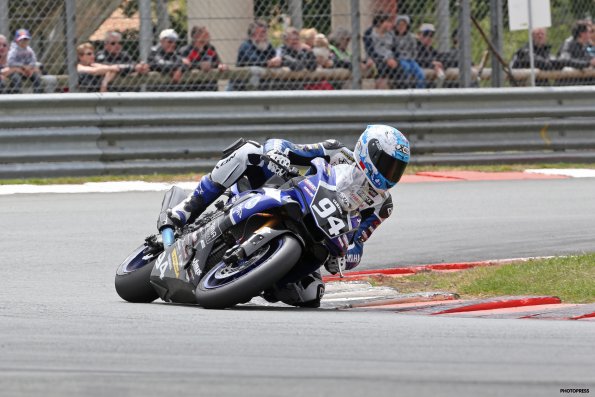 VIGEANT FSBK  2015
3ème manche du 
Championnat de France Superbike
24 & 25 Mai 2015
© PHOTOPRESS
Tel: 04 93 37 95 96
info@photopress.fr