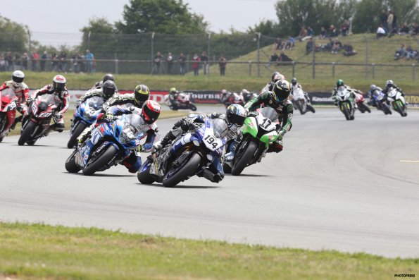 VIGEANT FSBK  2015
3ème manche du 
Championnat de France Superbike
24 & 25 Mai 2015
© PHOTOPRESS
Tel: 04 93 37 95 96
info@photopress.fr