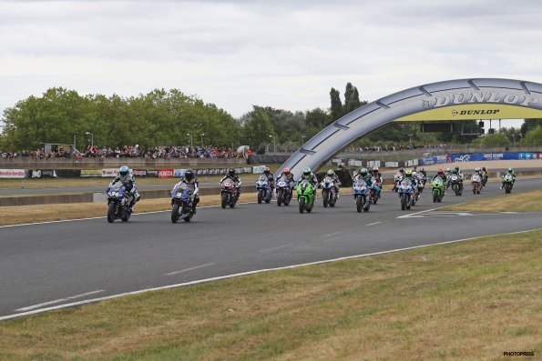 CAROLE FSBK 2016
6 ème manche du
Championnat de France Superbike
3 / 4 Septembre 2016
© PHOTOPRESS
Tel: 04 93 37 95 96
info@photopress.fr