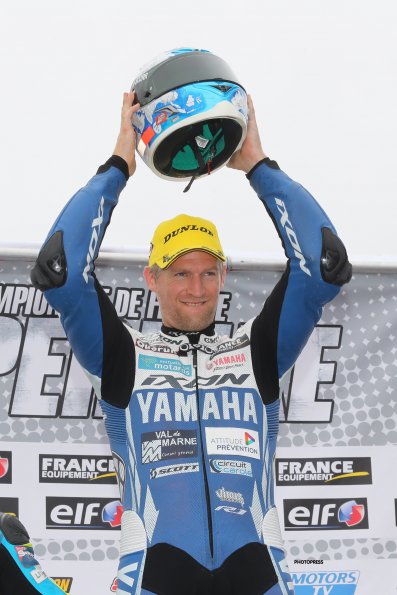 CAROLE FSBK 2016
6 ème manche du
Championnat de France Superbike
3 / 4 Septembre 2016
© PHOTOPRESS
Tel: 04 93 37 95 96
info@photopress.fr